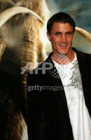 10,000BC2
